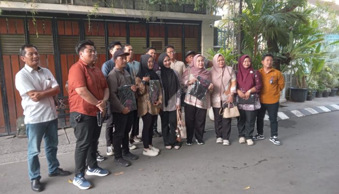 Kunjungan ke Kediaman Presiden ke-7 RI Joko Widodo di Solo, Suasana Hangat Penuh Keakraban